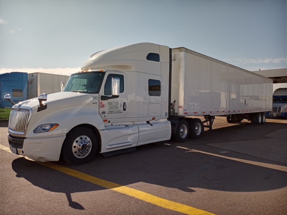 Dry Van & Flatbed | Northern Logistics